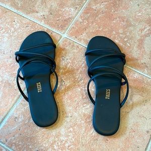 TKEES black sandals